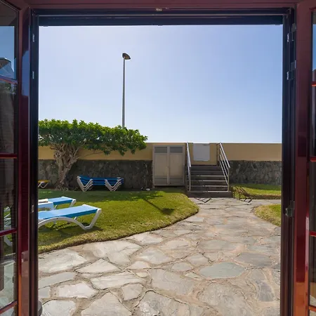 Beachfront Bliss In Burras Semesterbostad *